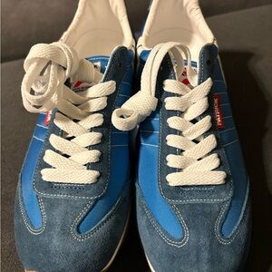 Women’s sneakers
New never worn
Size 37 
Made in Japan